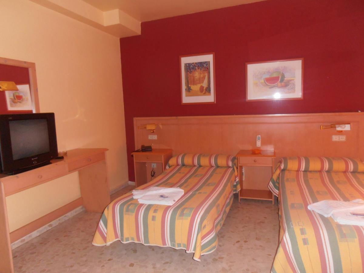 Hostal Carlos III El Ejido Exterior foto