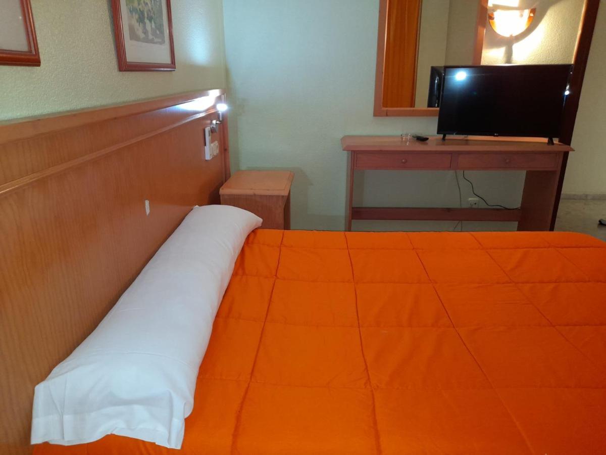Hostal Carlos III El Ejido Exterior foto